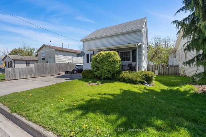 Property Photo: 249 Owen Street ON N3Y 2V1