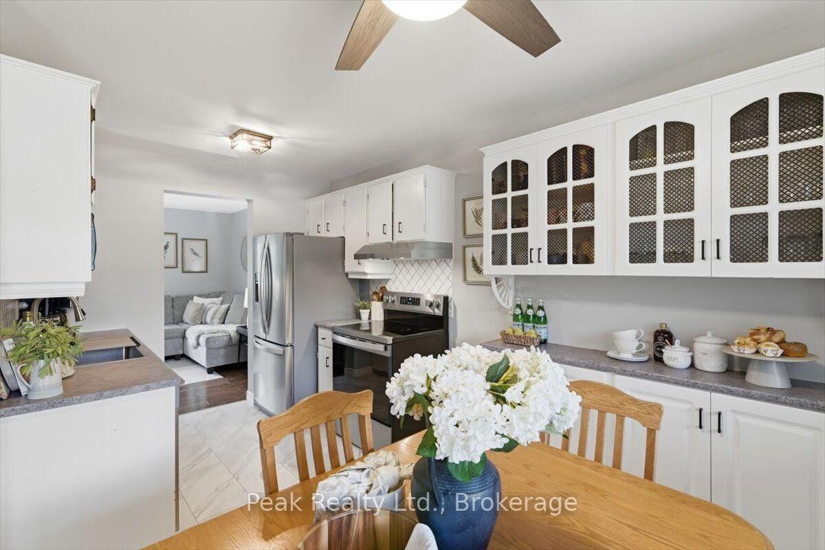 Property Photo:  1673 Applewood Crescent  ON K9K 1N3 