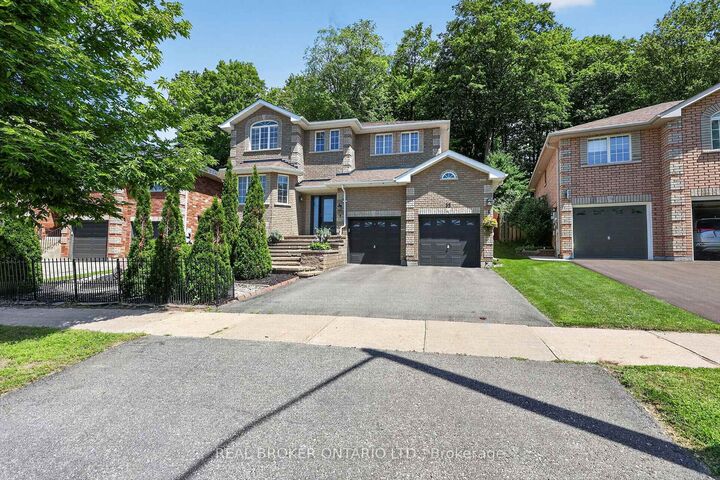 35 Bloom Crescent — photo 1