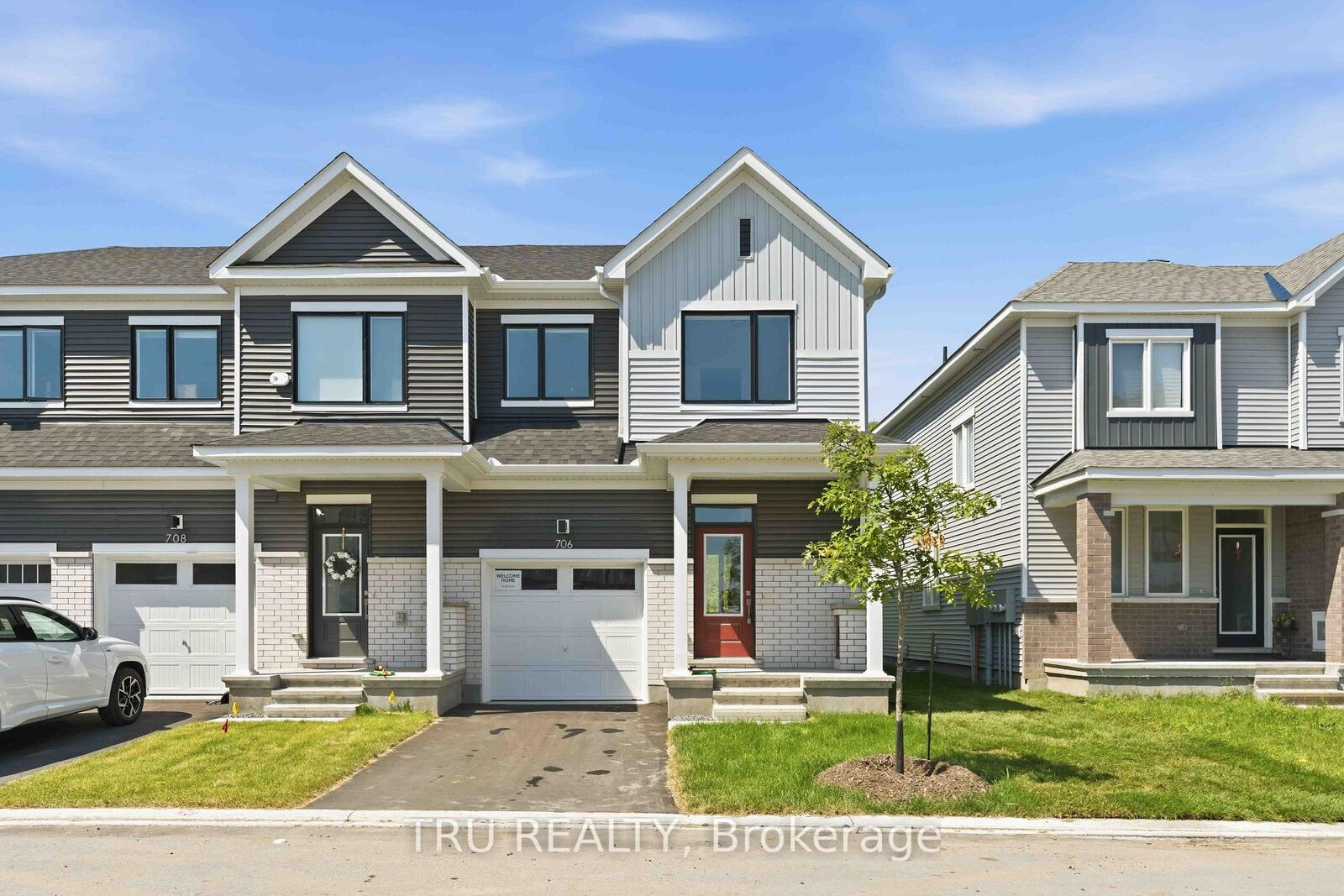 Property Photo: 706 Expansion Road ON K2J 7G4
