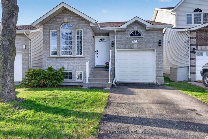 Property Photo: 964 Rainbow Crescent ON K7K 7J2