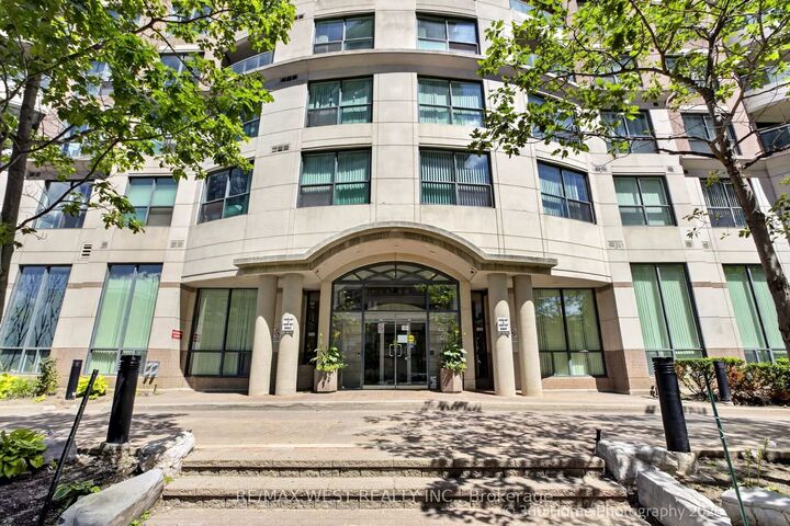 Property Photo:  7 Lorraine Drive 706  ON M2N 7H2 