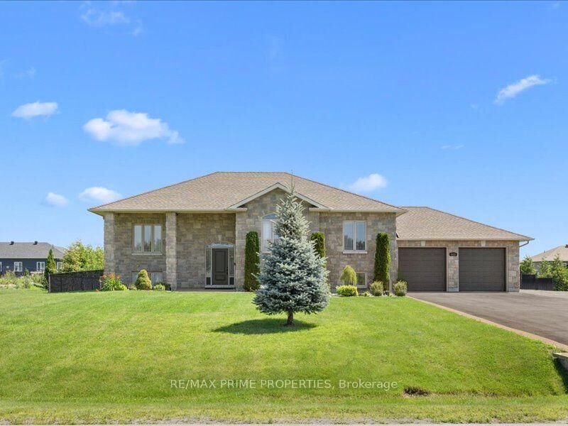 Property Photo: 3421 Summerbreeze Drive ON K0A 2W0