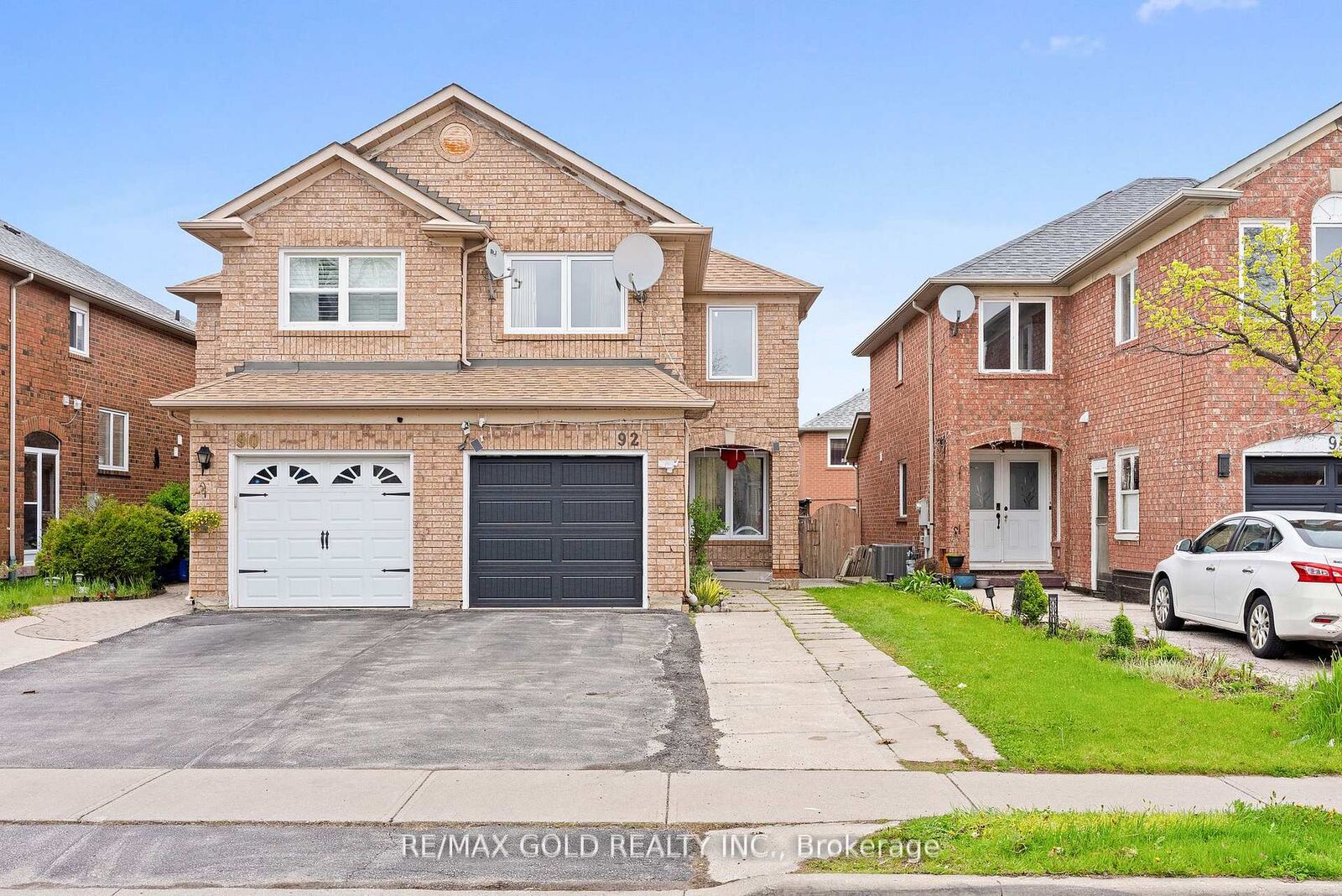 Property Photo: 92 Dandelion Road ON L6R 1Y1