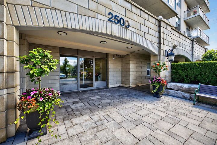 Property Photo: 2500 Rutherford Road 509 ON L4K 5N7