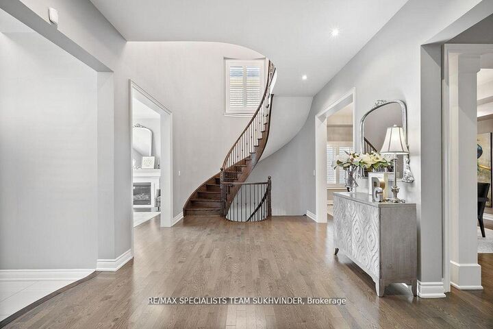 Property Photo: 34 Burlwood Road ON L6P 4E8