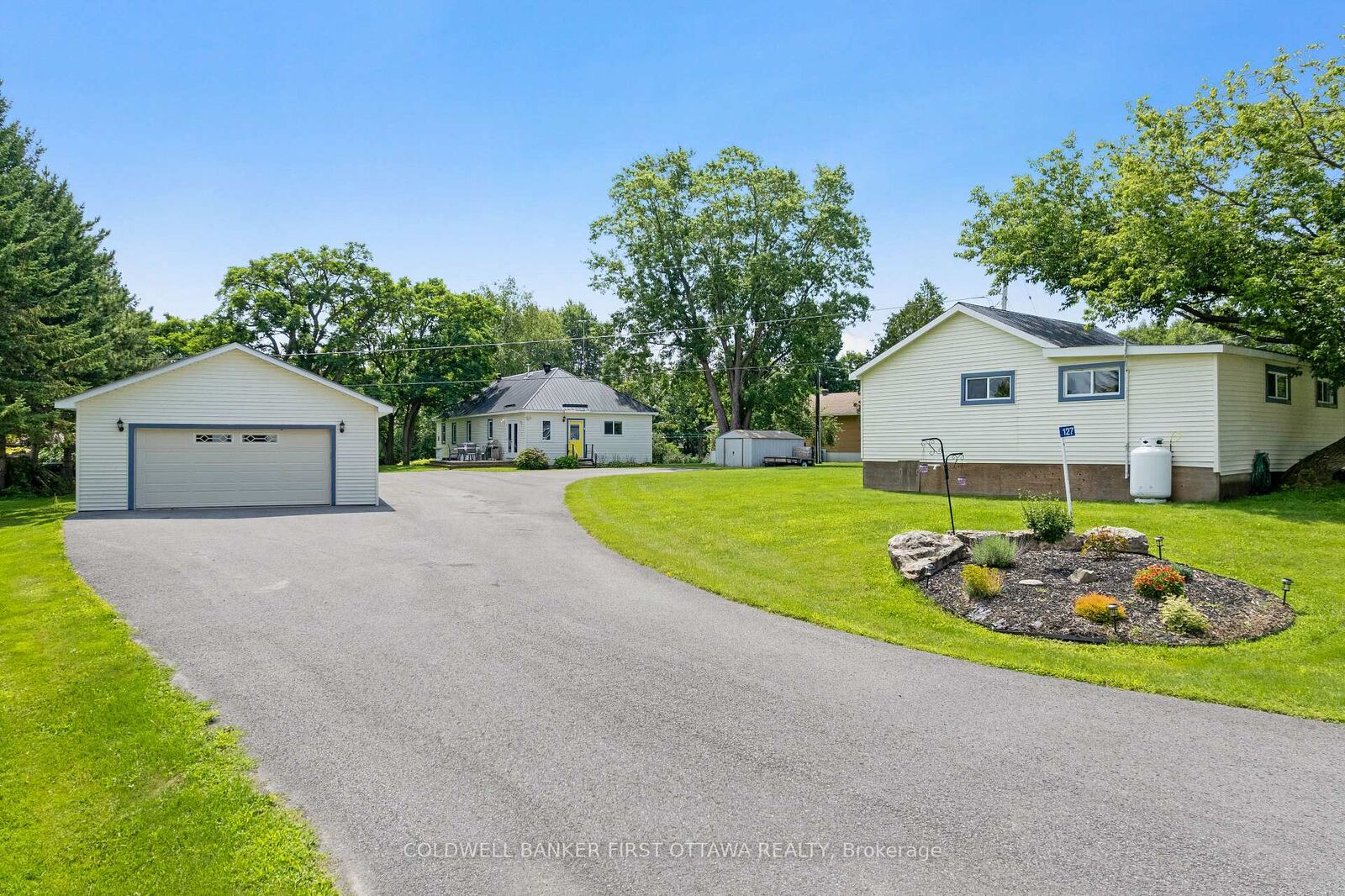 Property Photo: 127 Rose Mac Drive ON K0G 1W0