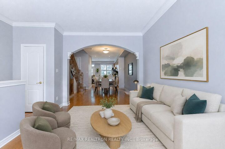 Property Photo: 6 Leonard Street 35 ON L4C 0L6