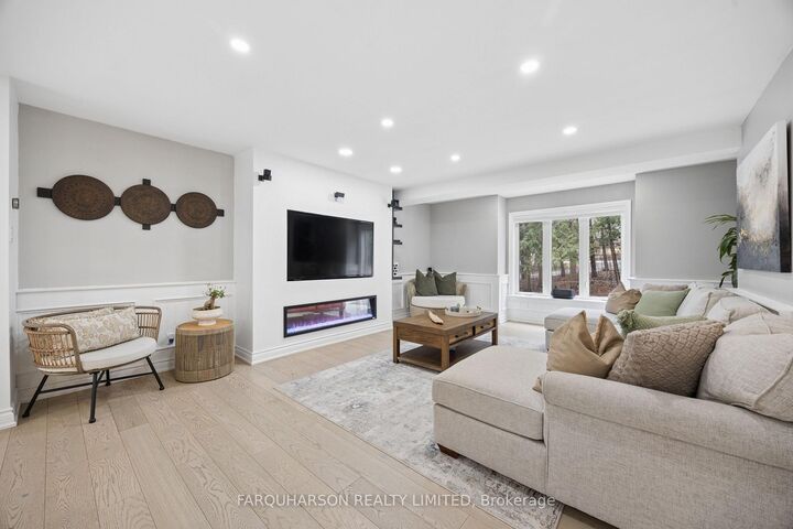 Property Photo: 1 Foxlair Court ON L4A 2L4