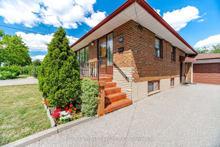 Property Photo: 89 Wendell Avenue ON M9N 3K8