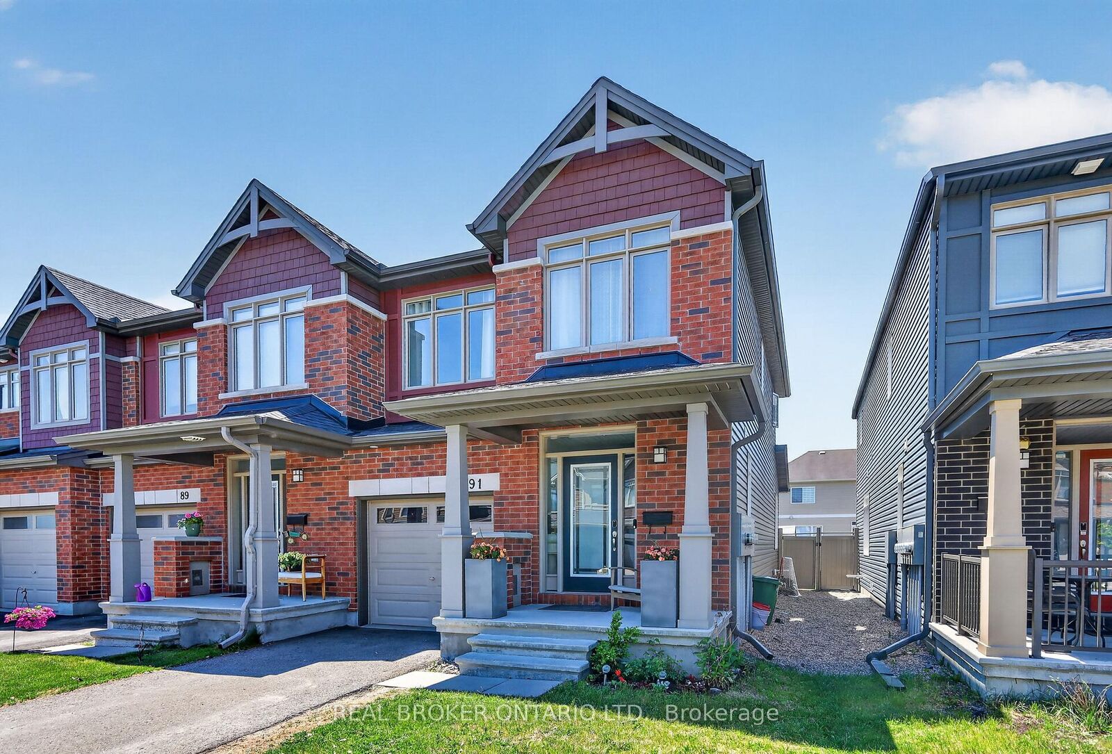 Property Photo: 91 Chevron Place ON K1W 0L6