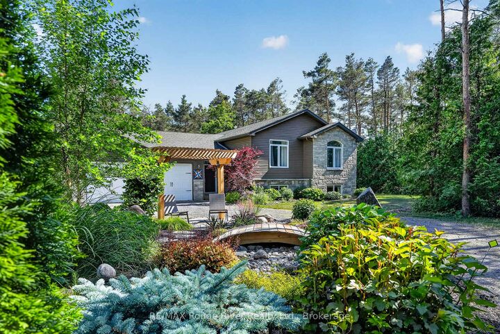 149 Pine Tree Lane — photo 1