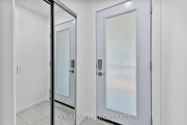 Property Photo: 1502 Farnsworth Avenue ON K1H 7C3