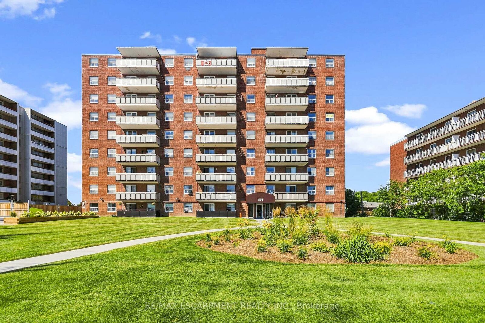 Property Photo:  851 Queenston Road 202  ON L8H 4X5 