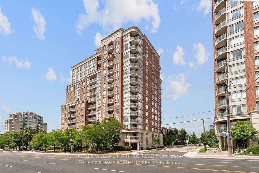 Property Photo:  2 Clairtrell Road 1210  ON M2N 7H5 