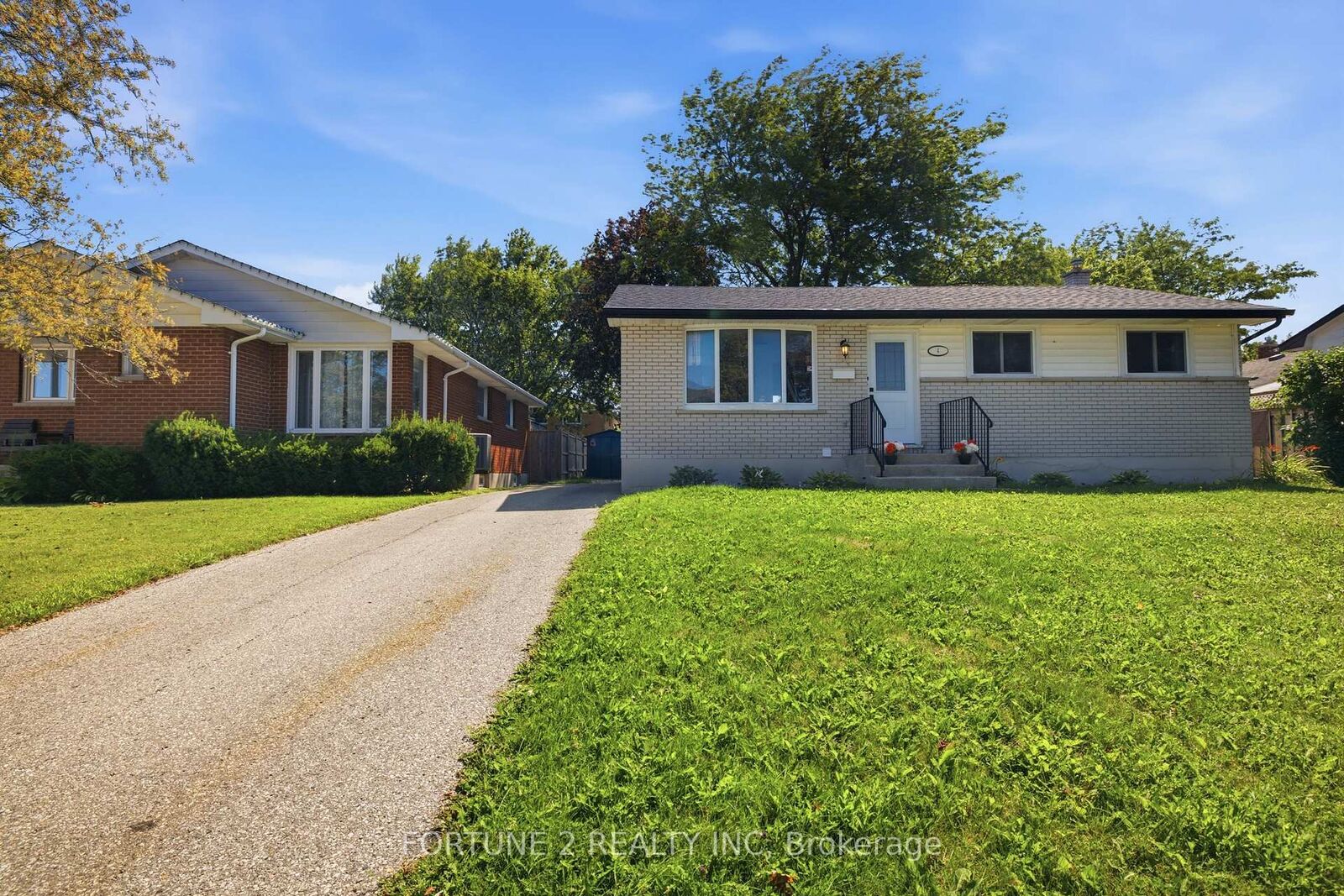 Property Photo:  4 Parish Street  ON N5R 4W8 