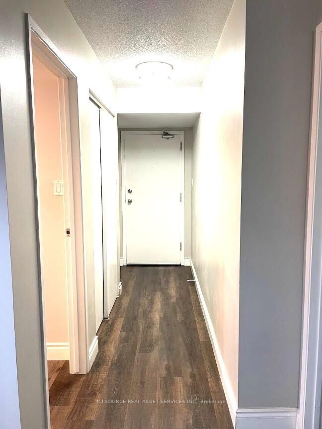 Property Photo:  1450 Glen Abbey Gate 824  ON L6M 2V7 