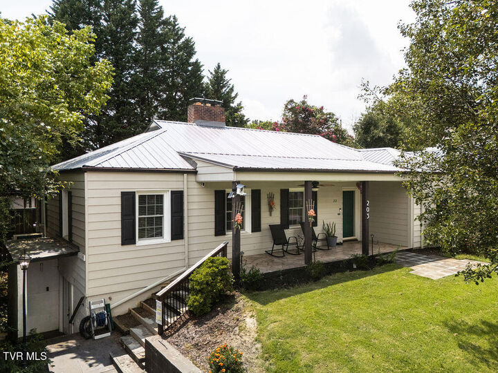 Property Photo: 203 East Gilmer Park TN 37604