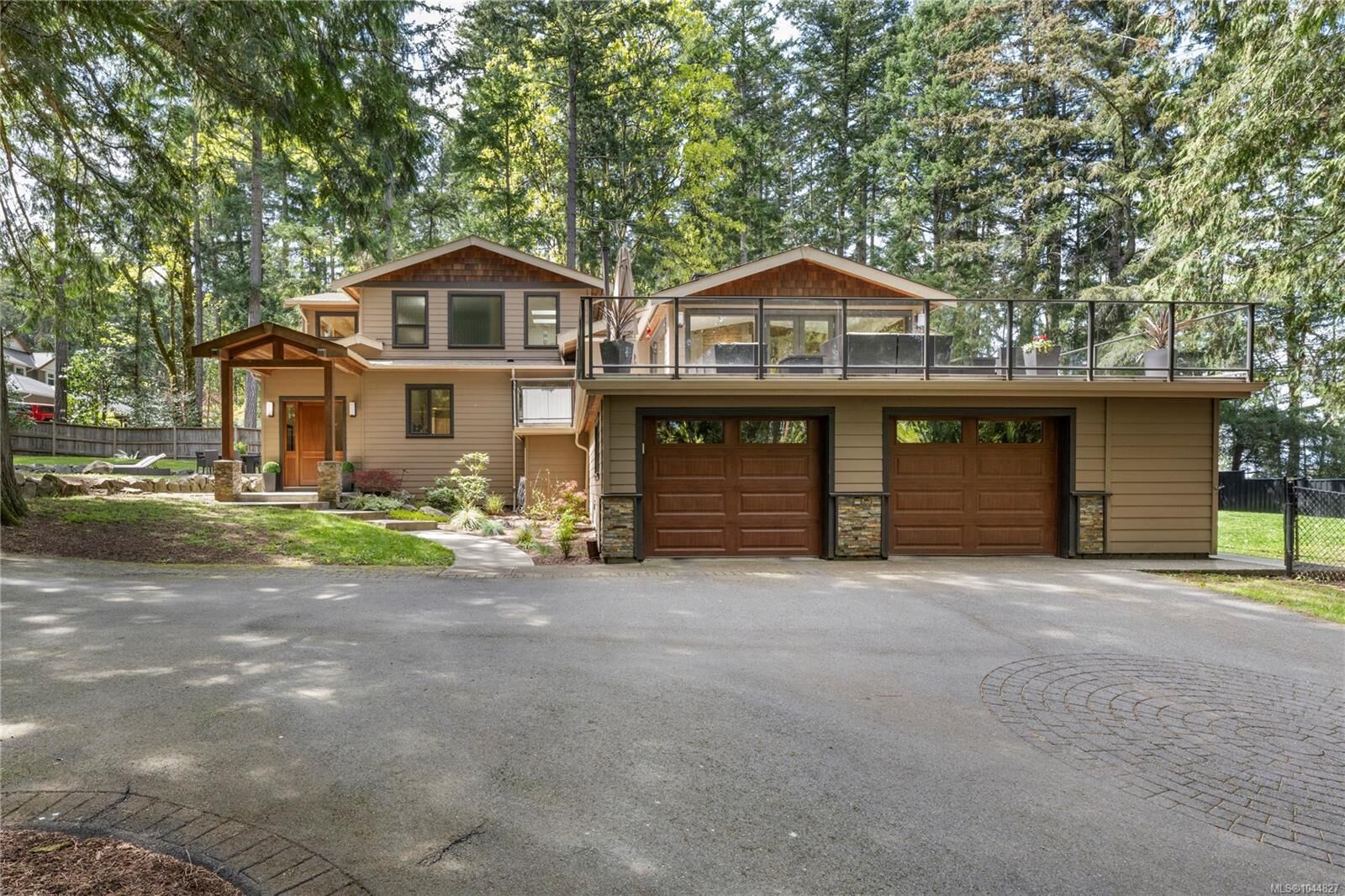 Property Photo: 7817 Superior Rd BC V0R 2H0