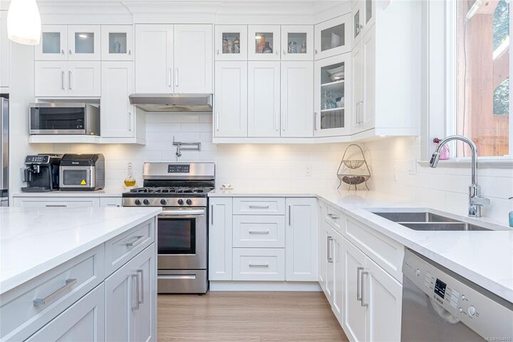 Property Photo: 3008 Catalina Way BC V0R 1K2