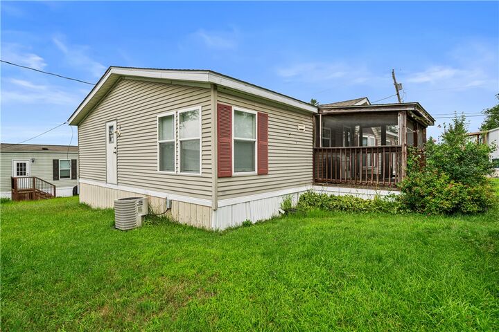 Property Photo: 736 Regent Dr PA 15301