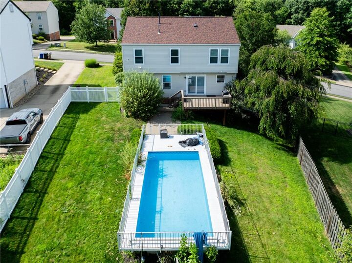Property Photo: 1421 Sandstone Dr PA 15084
