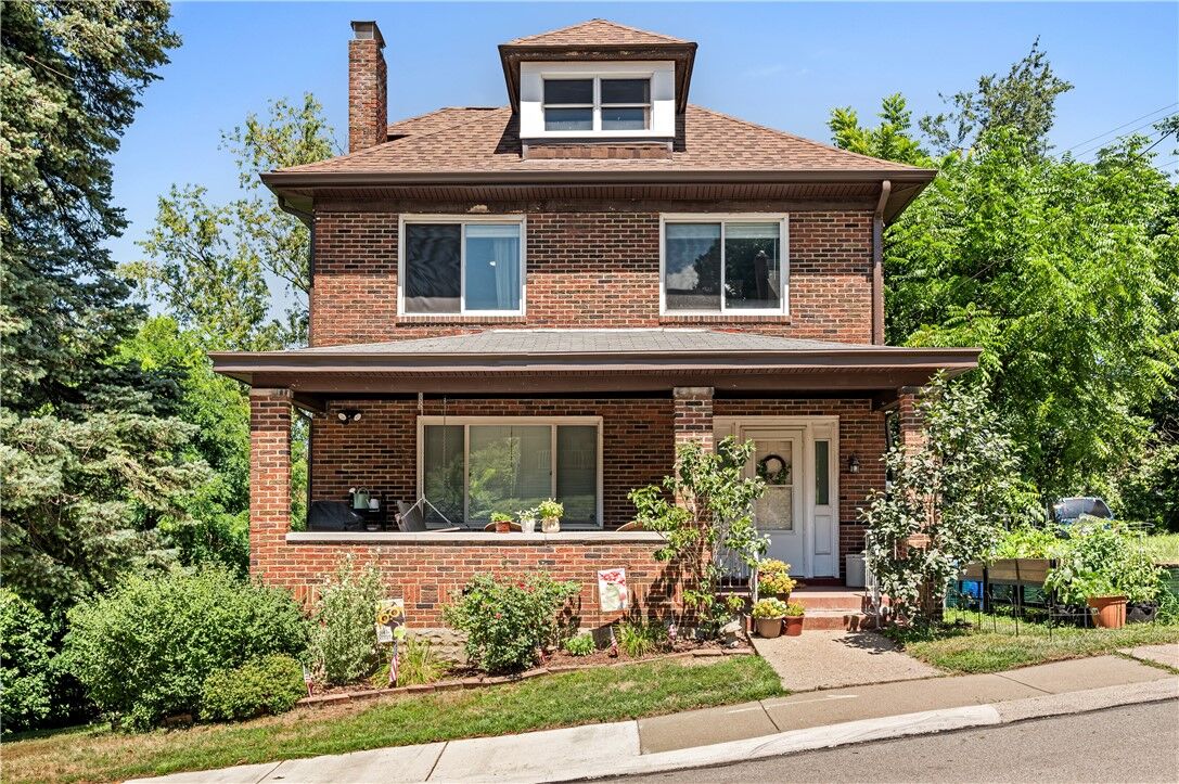 Property Photo: 60 W Bellecrest Ave PA 15227