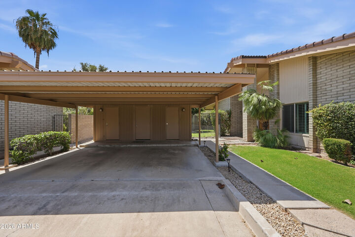 Property Photo:  4525 N 66th Street N 11  AZ 85251 