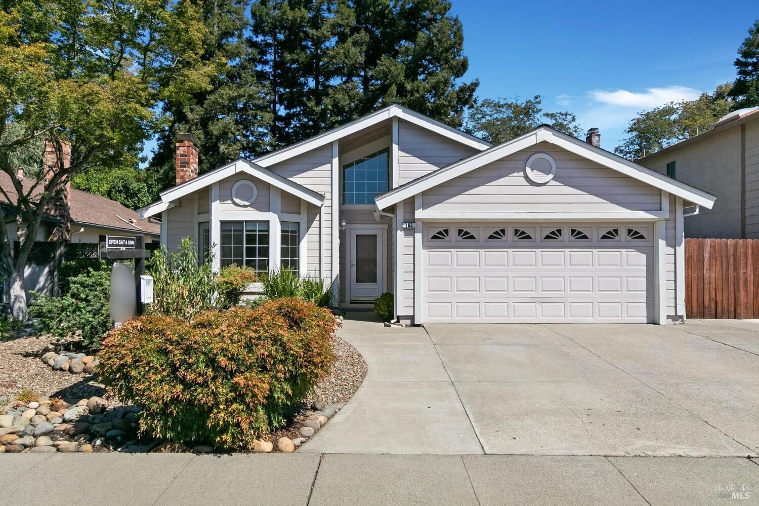 Property Photo:  462 Danbury Circle  CA 95687 