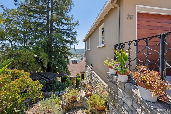 Property Photo:  28 Marina Court Drive  CA 94901 