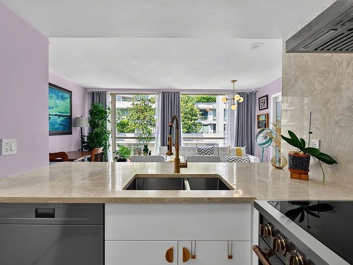 822 Homer Street 609 — photo 1