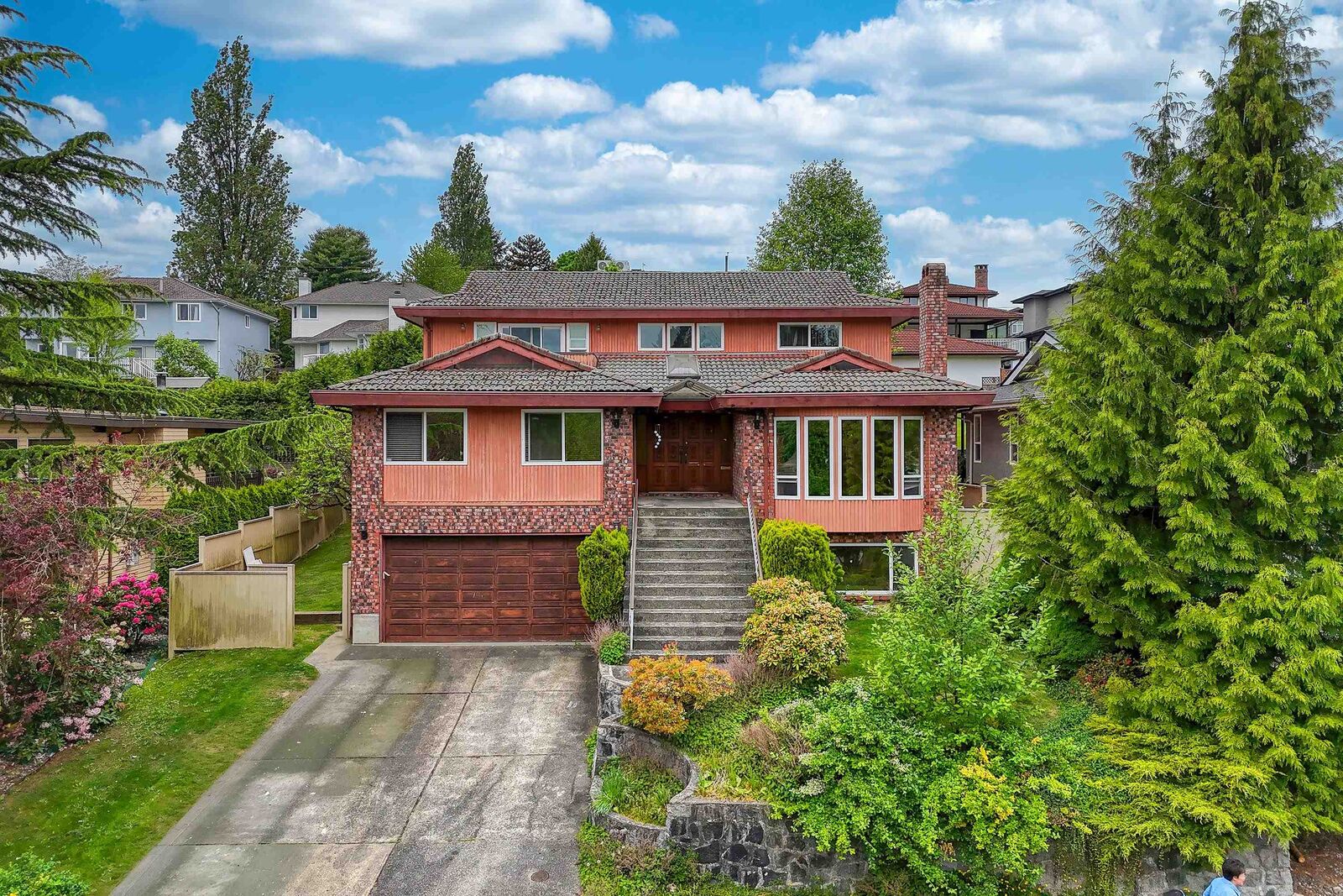 Property Photo: 5460 Braelawn Drive BC V5B 4R7