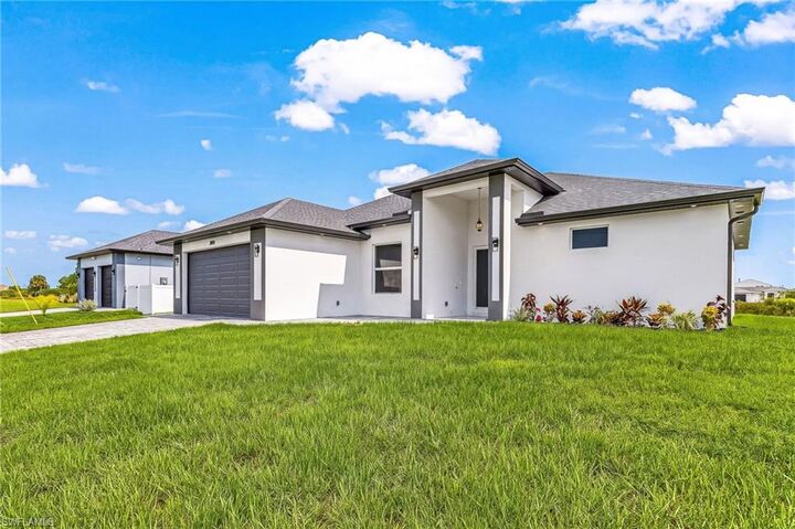 Property Photo: 2909 NW 5th Ave FL 33993