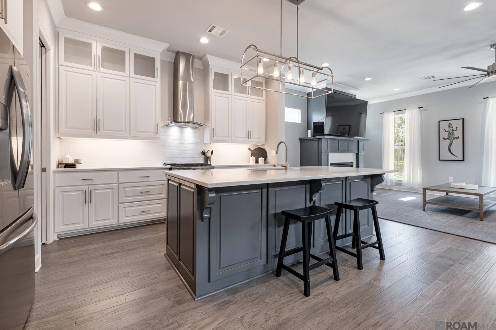 Property Photo:  817 St Rose Ave  LA 70806 