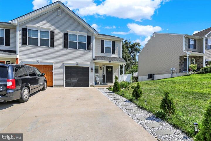 Property Photo: 7 Rosalies Way PA 19560
