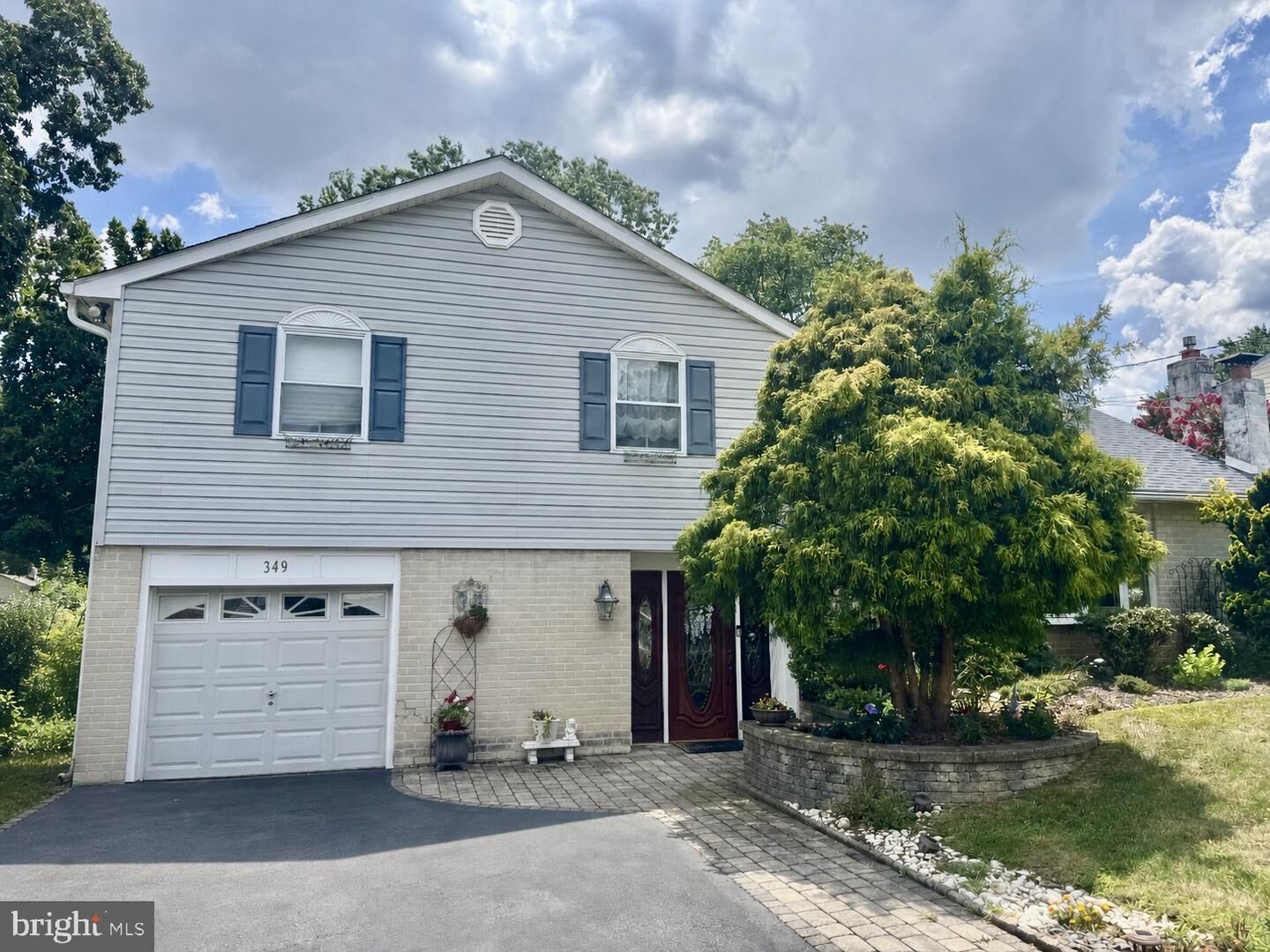 Property Photo: 349 Rettop Place PA 18974