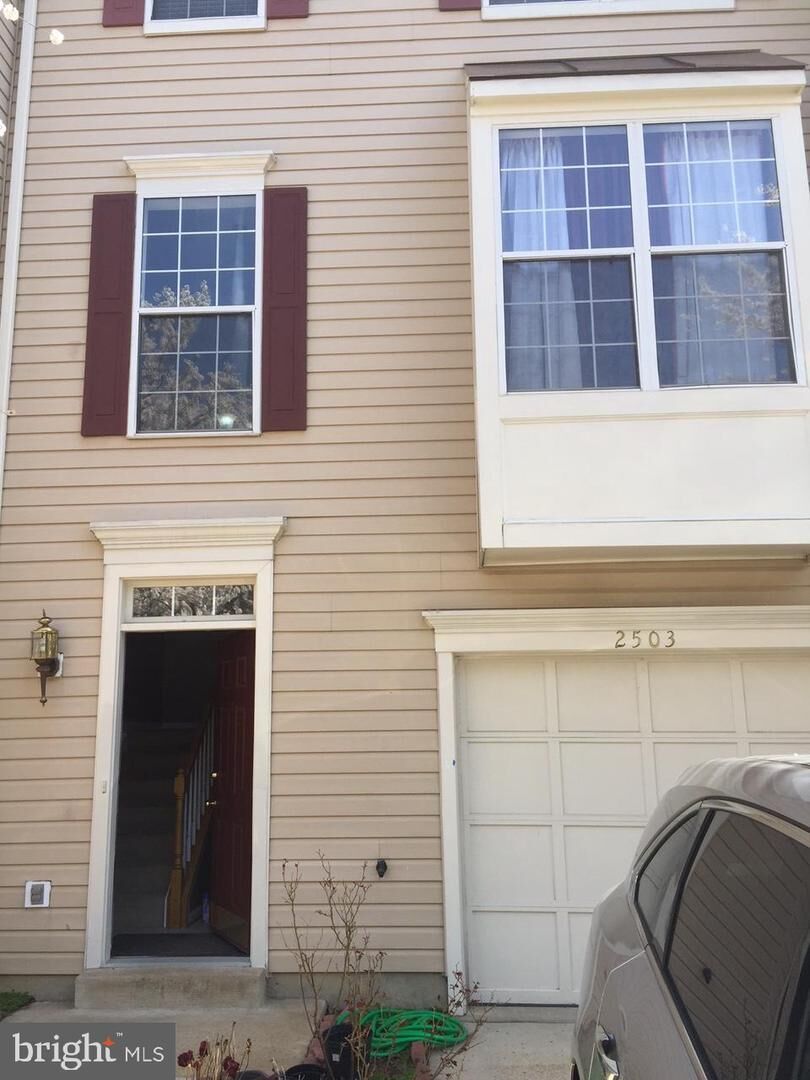 Property Photo:  2503 Clover Field Circle  VA 20171 