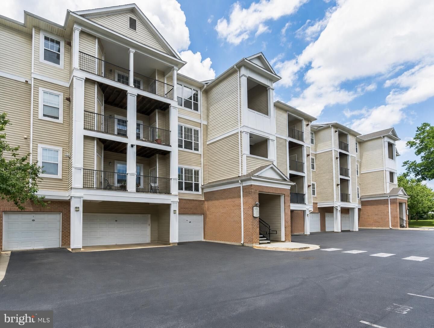 Property Photo:  13503 Kildare Hills Terrace 304  MD 20874 