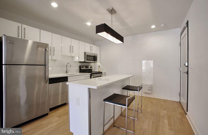 Property Photo:  1616 Walnut Street 0411  PA 19103 