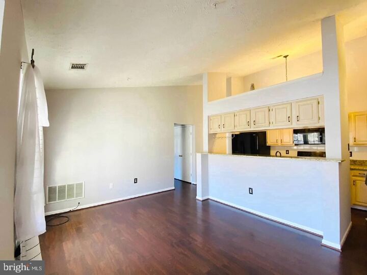 Property Photo:  13105 Briarcliff Terrace  MD 20874 