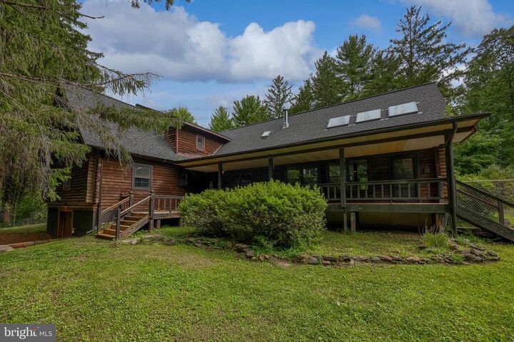 Property Photo:  1702 Briarwood Lane  PA 18951 