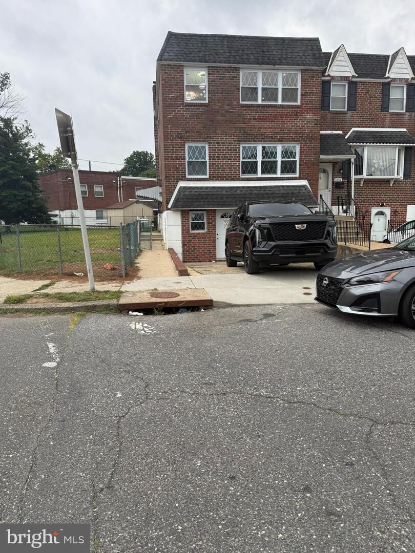 Property Photo: 3658 Genesee Drive PA 19154