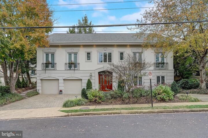 Property Photo: 4744 34th Street N VA 22207