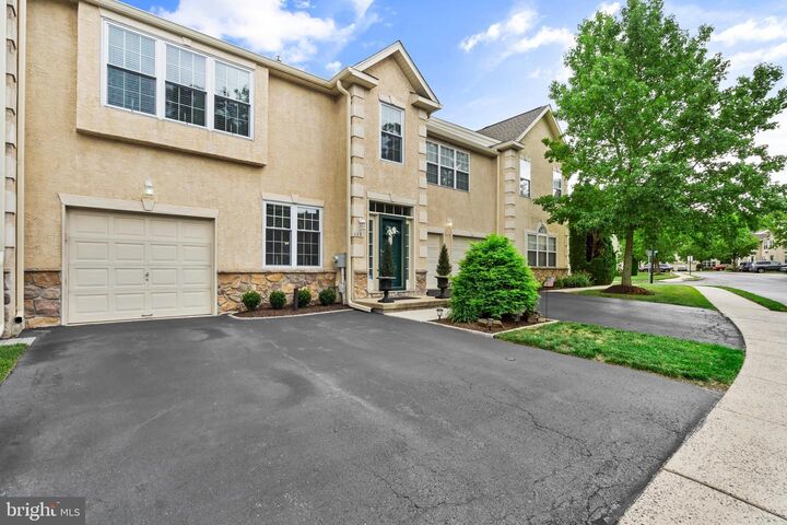 Property Photo: 115 Hampton Green Drive PA 19454
