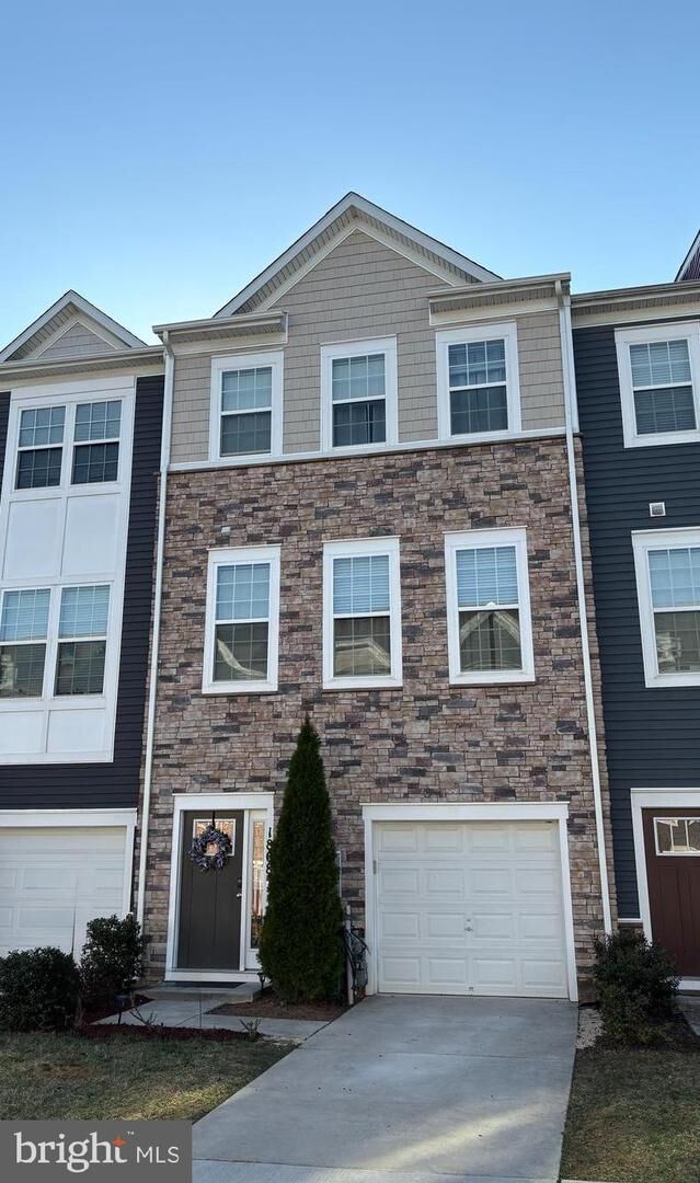 Property Photo: 1808 Kellington Court MD 21113