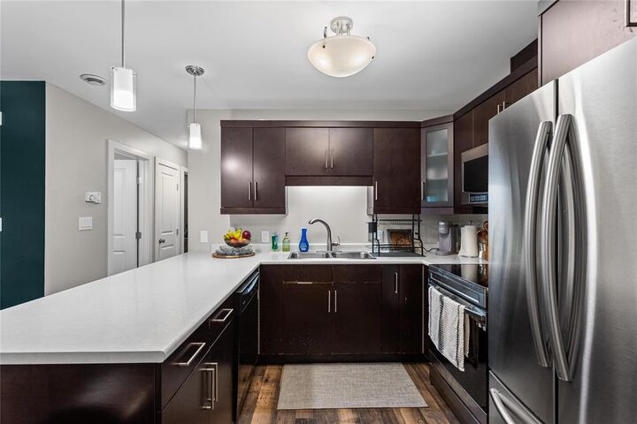 Property Photo: 428 Henry Street MB R5G 0Z7