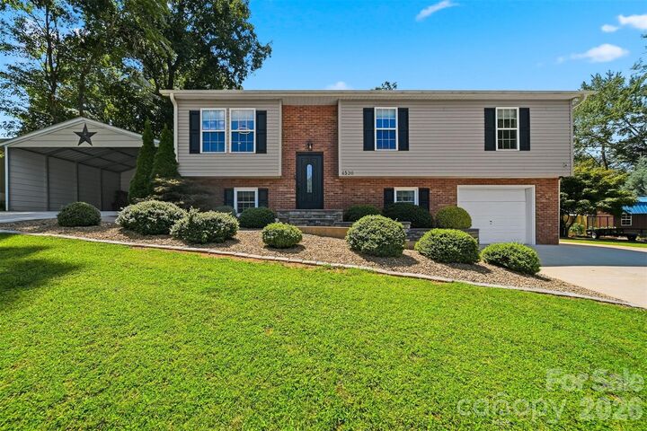 Property Photo: 4536 Kings Circle NC 28602