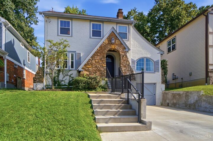 Property Photo:  3110 Kinmont Street  OH 45208 