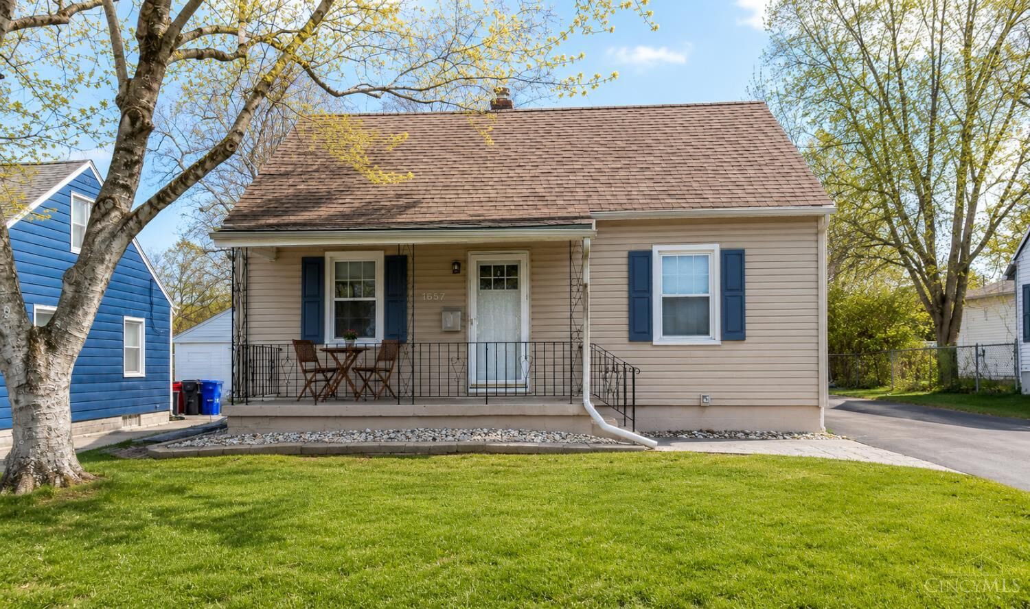 Property Photo:  1657 Rhoda Avenue  OH 43212 