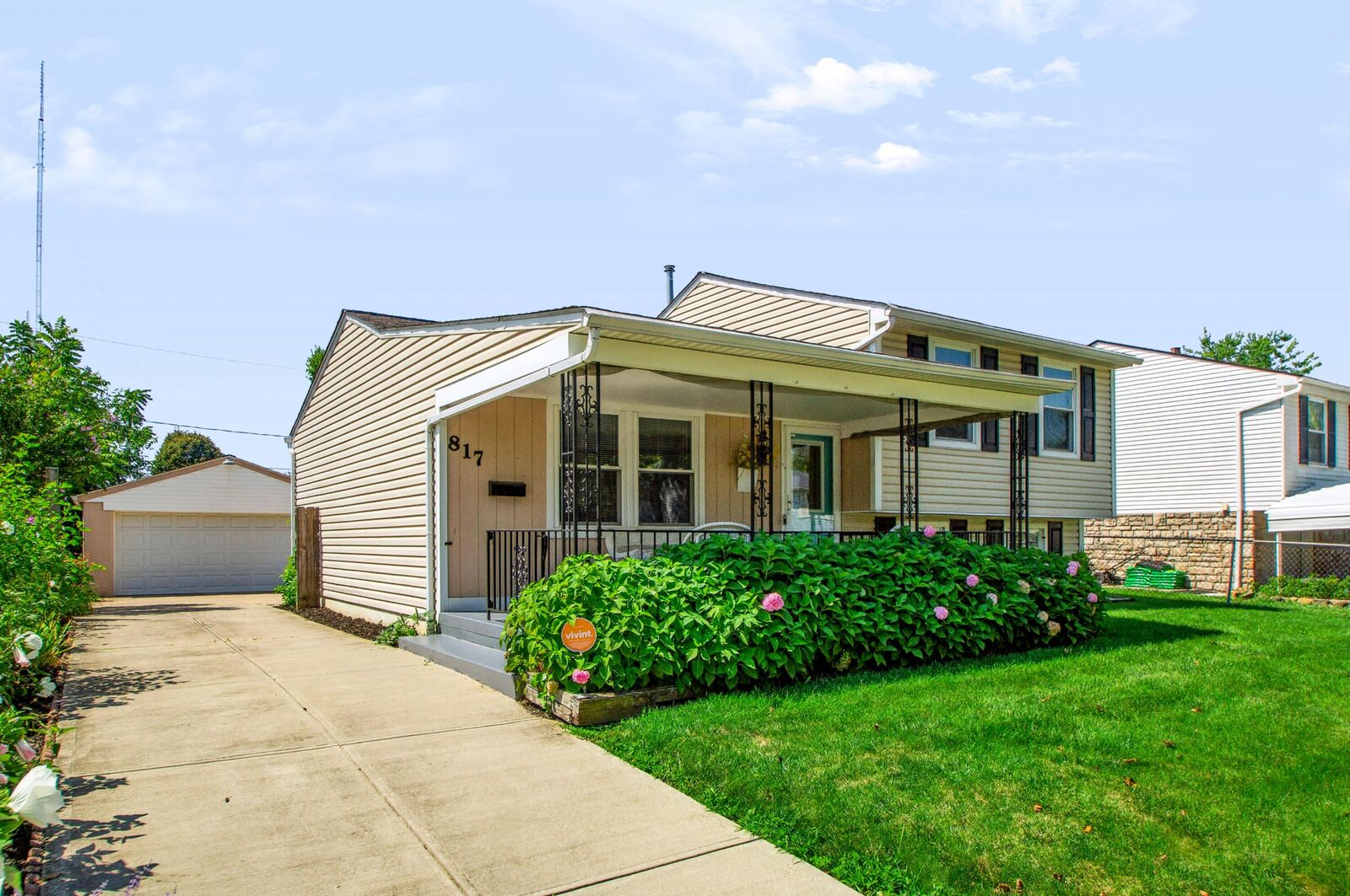 Property Photo:  817 Breathitt Avenue  OH 43207 